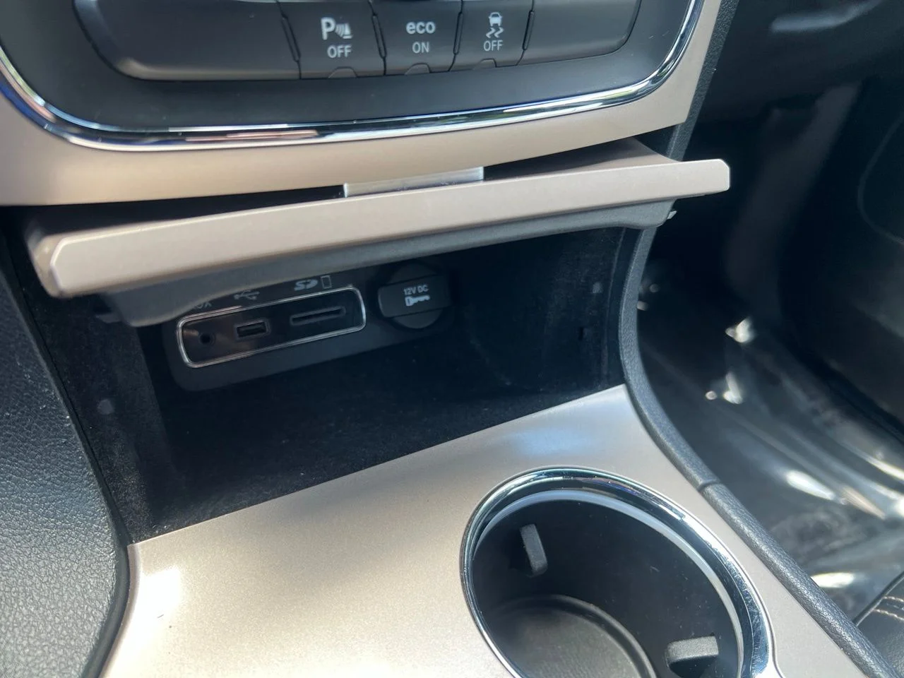 Used 2015 Gray Jeep Limited image 30