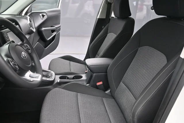 Used 2020 White Kia S image 18