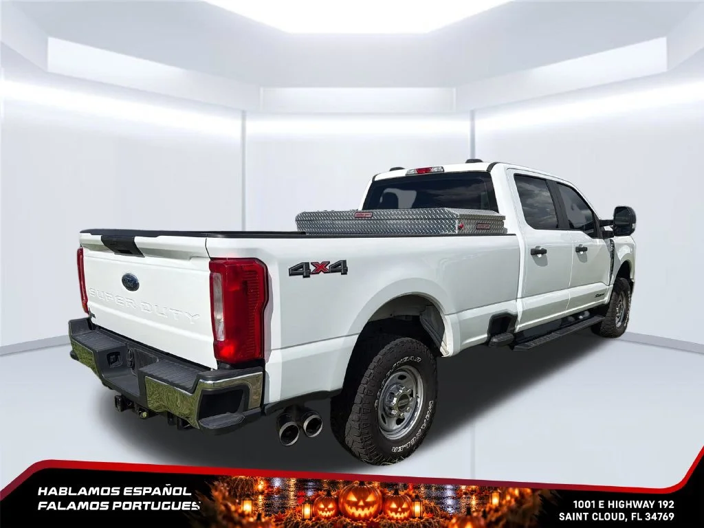 Used 2023 White Ford XL image 5