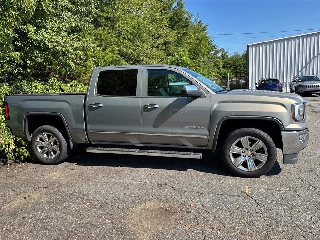 Used 2017 Gray GMC SLT image 7