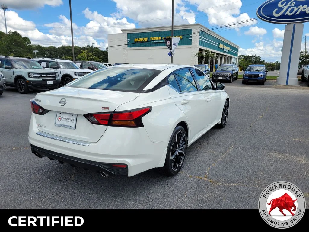 Used 2023 White Nissan 2.5 SR image 6