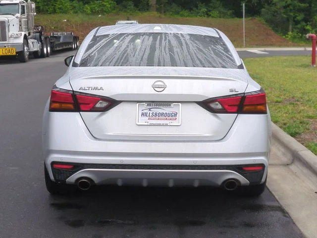 Used 2023 Silver Nissan 2.5 SL image 12