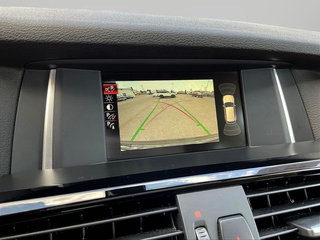 Used 2017 Black BMW sDrive28i image 16