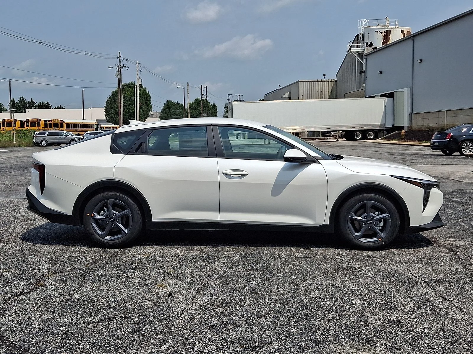 New 2026 White Kia LXS image 8