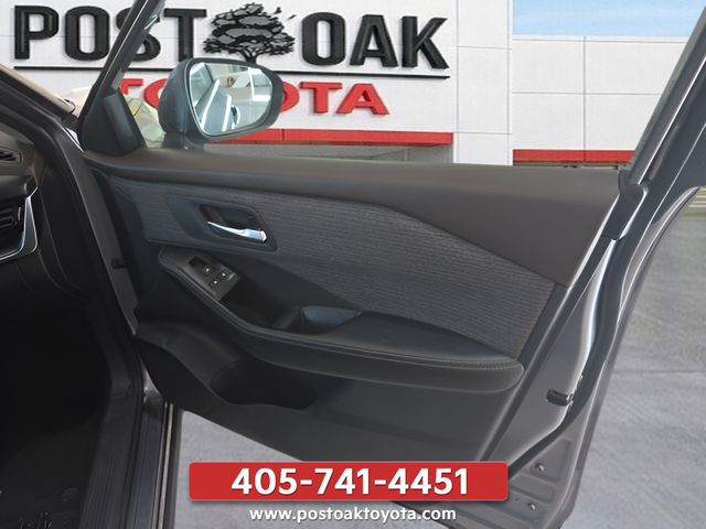Used 2021 Gray Nissan SV image 28