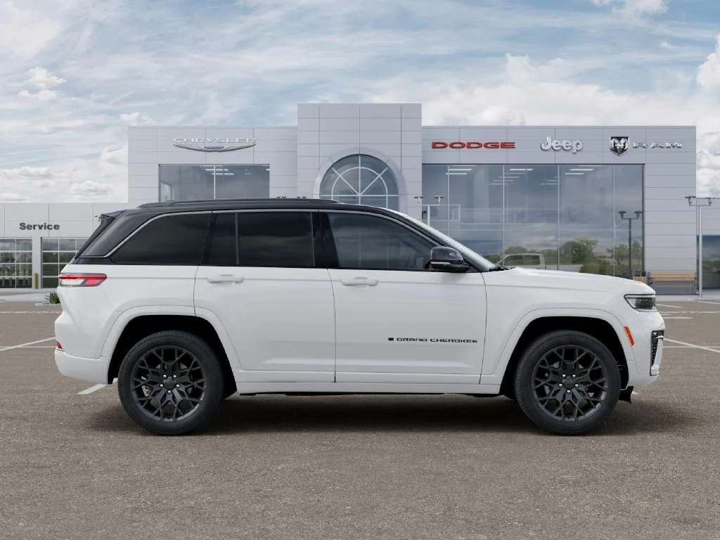 New 2027 Bright White Clear-Coat Paint Jeep Summit image 21