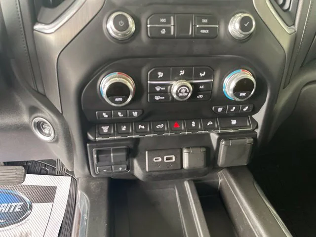 Used 2022 Black GMC Denali image 25