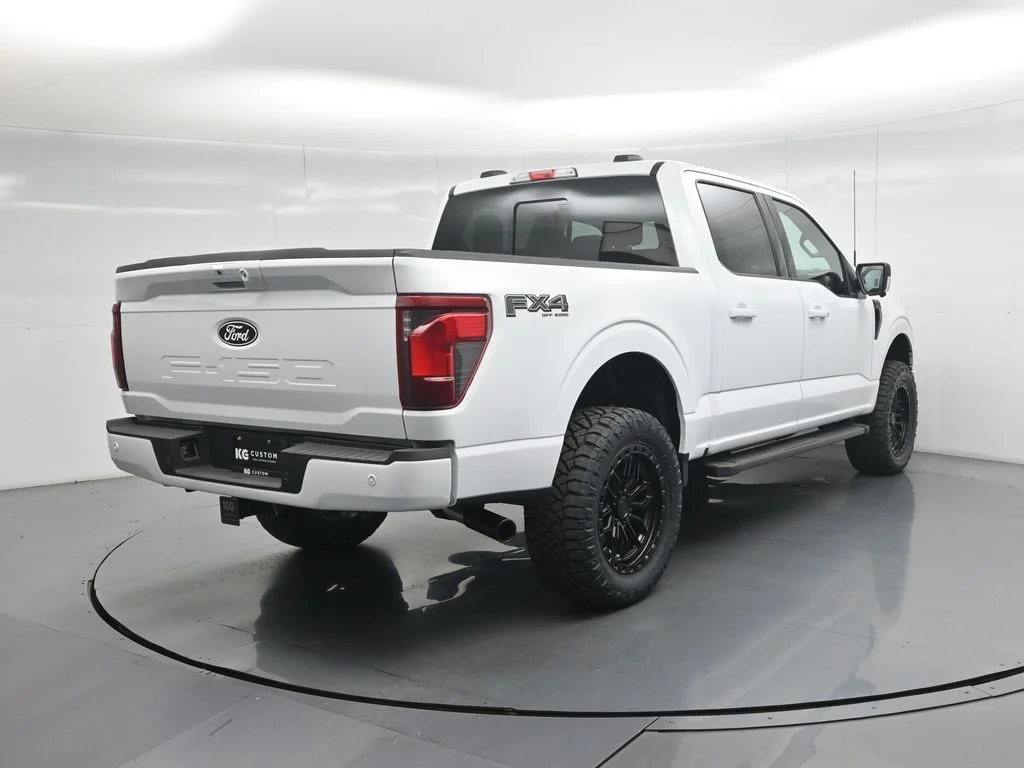 New 2026 Oxford White Ford XLT image 27