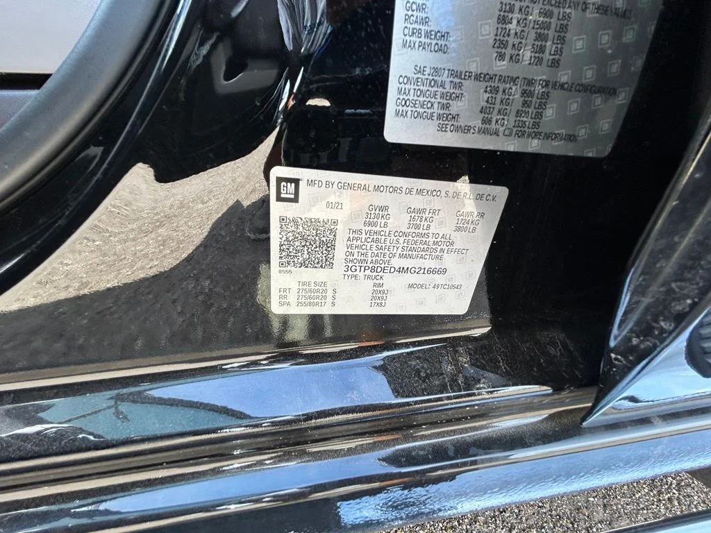 Used 2021 Black GMC SLT image 9
