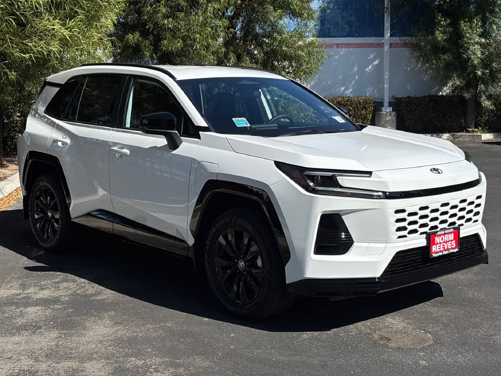 New 2026 Ice Cap Toyota  SE image 4