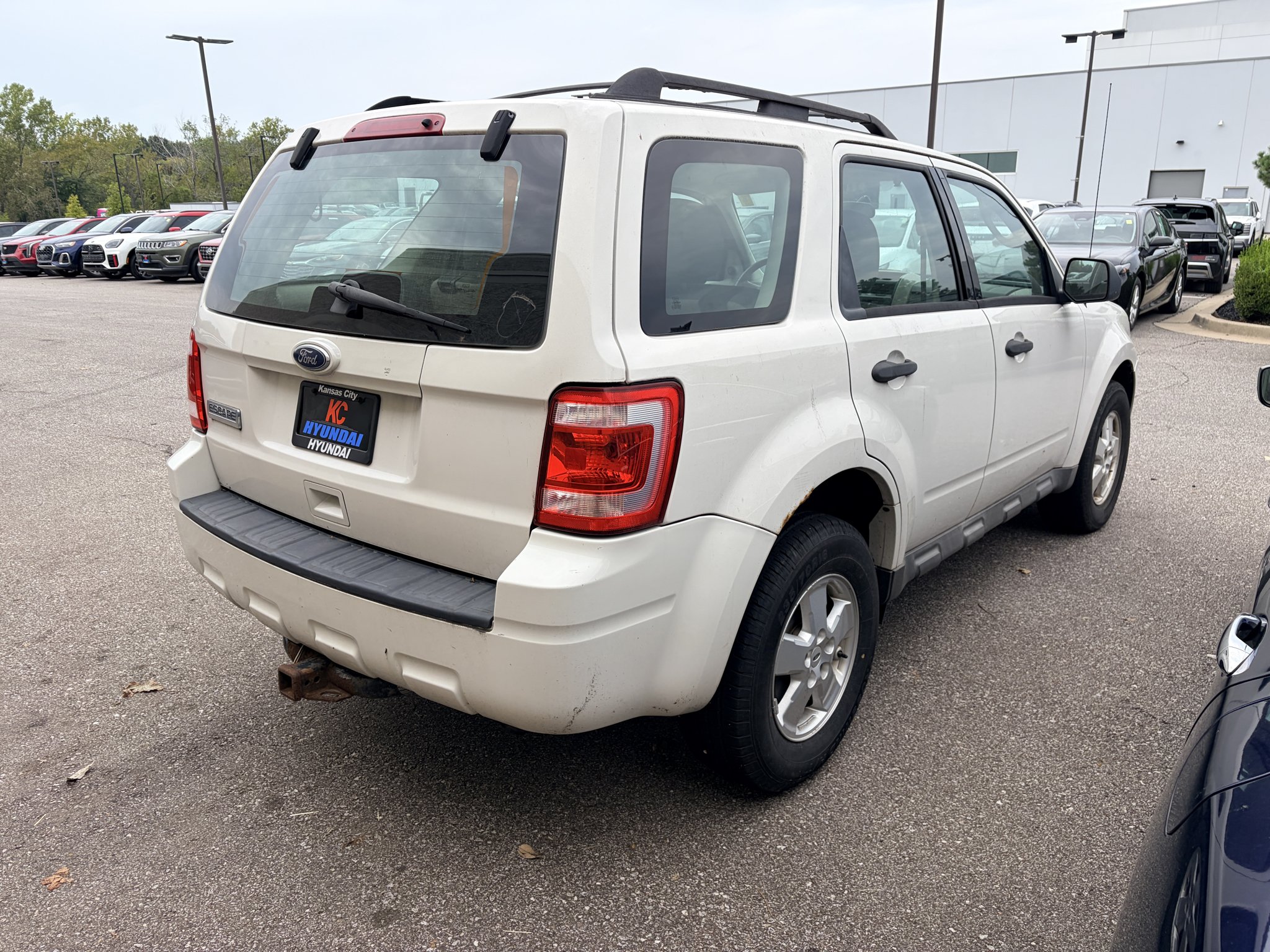 Used 2010 Oxford White (Fleet) Ford XLS image 5