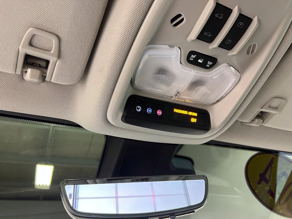 Used 2024 White Frost Tricoat Buick Avenir image 27