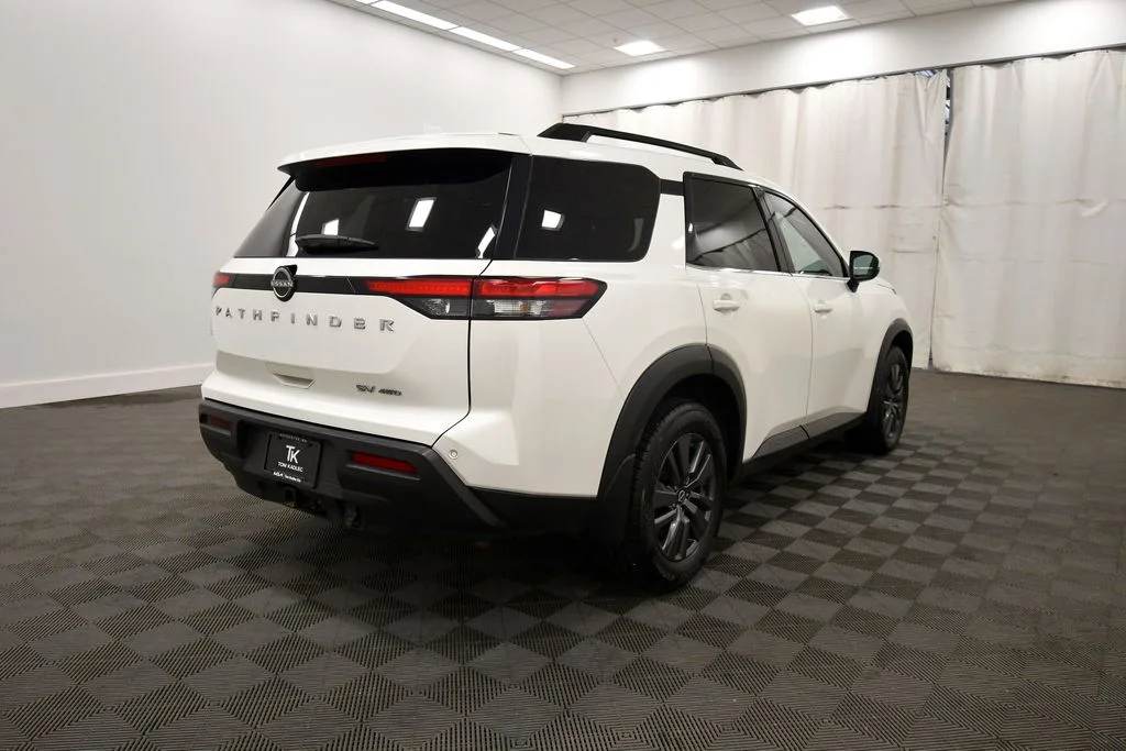 Used 2022 White Nissan SV image 8