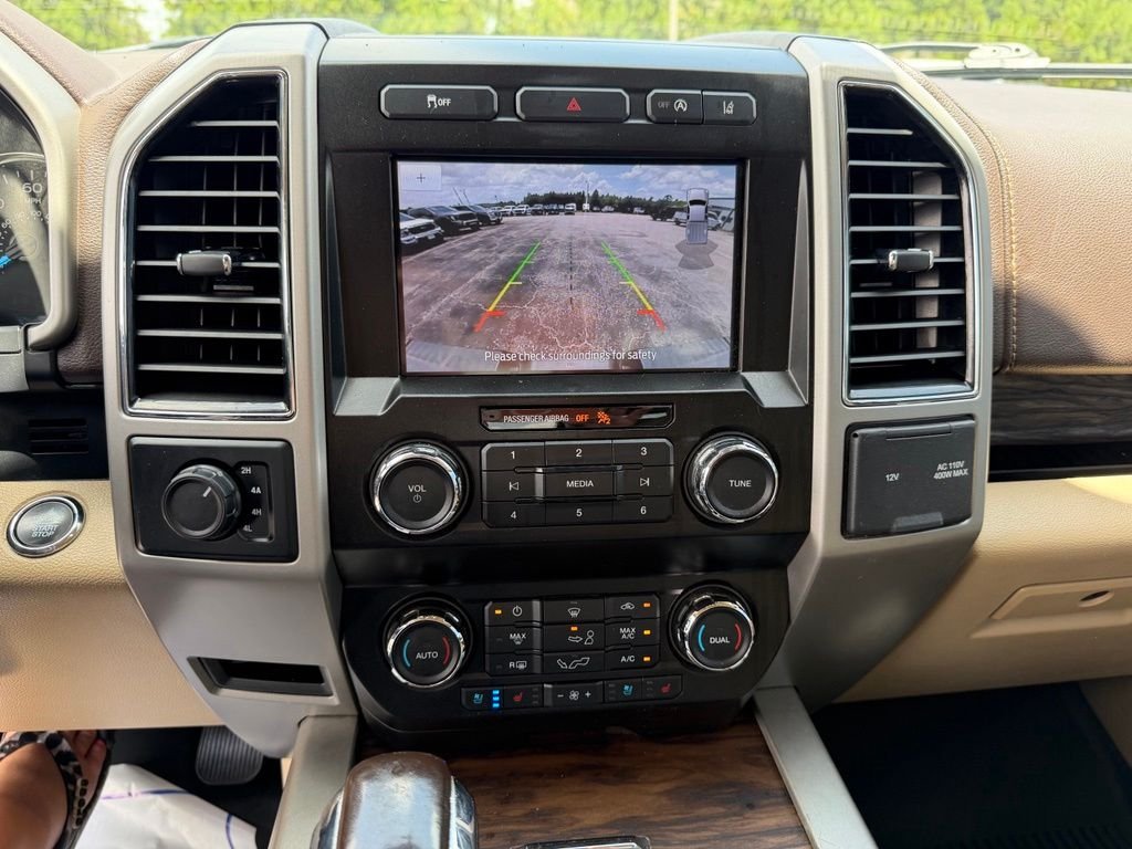 Used 2020  Ford Lariat image 6