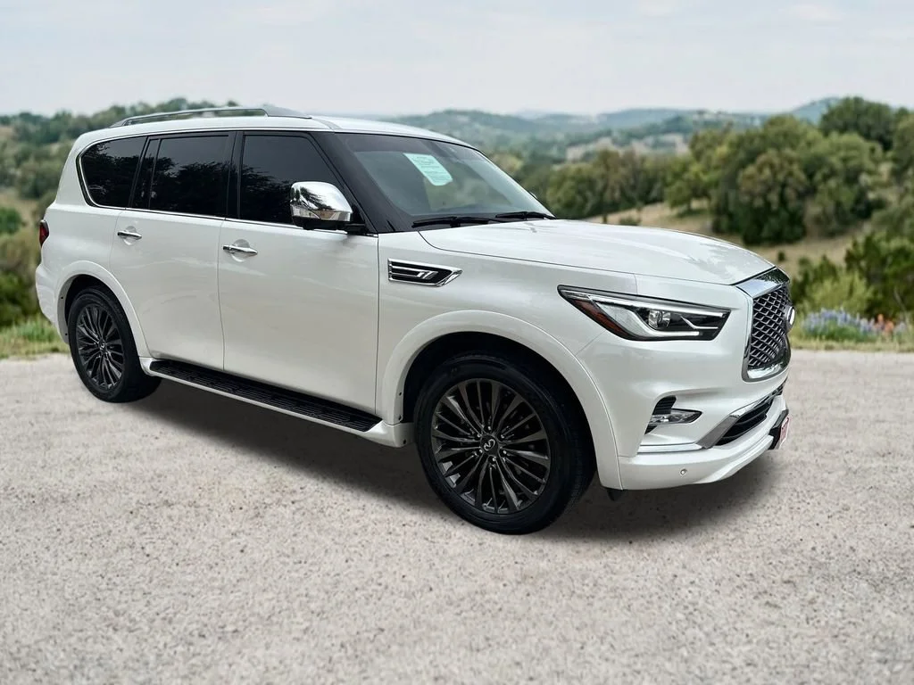 2023 INFINITI QX80 Sensory 4WD's photo