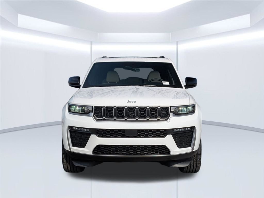 New 2026 Bright White Clear-Coat Exterior Paint Jeep Limited image 10