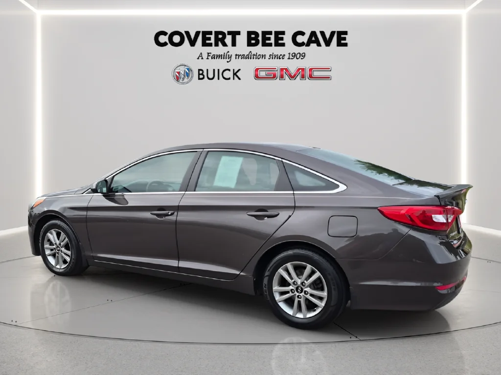 Used 2015 Brown Hyundai SE image 6