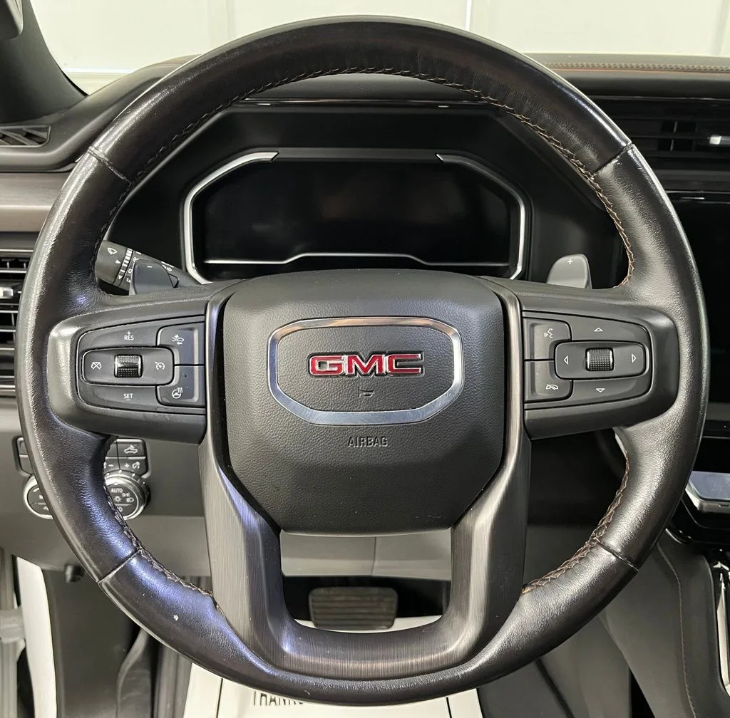 Used 2022 White GMC AT4 image 24