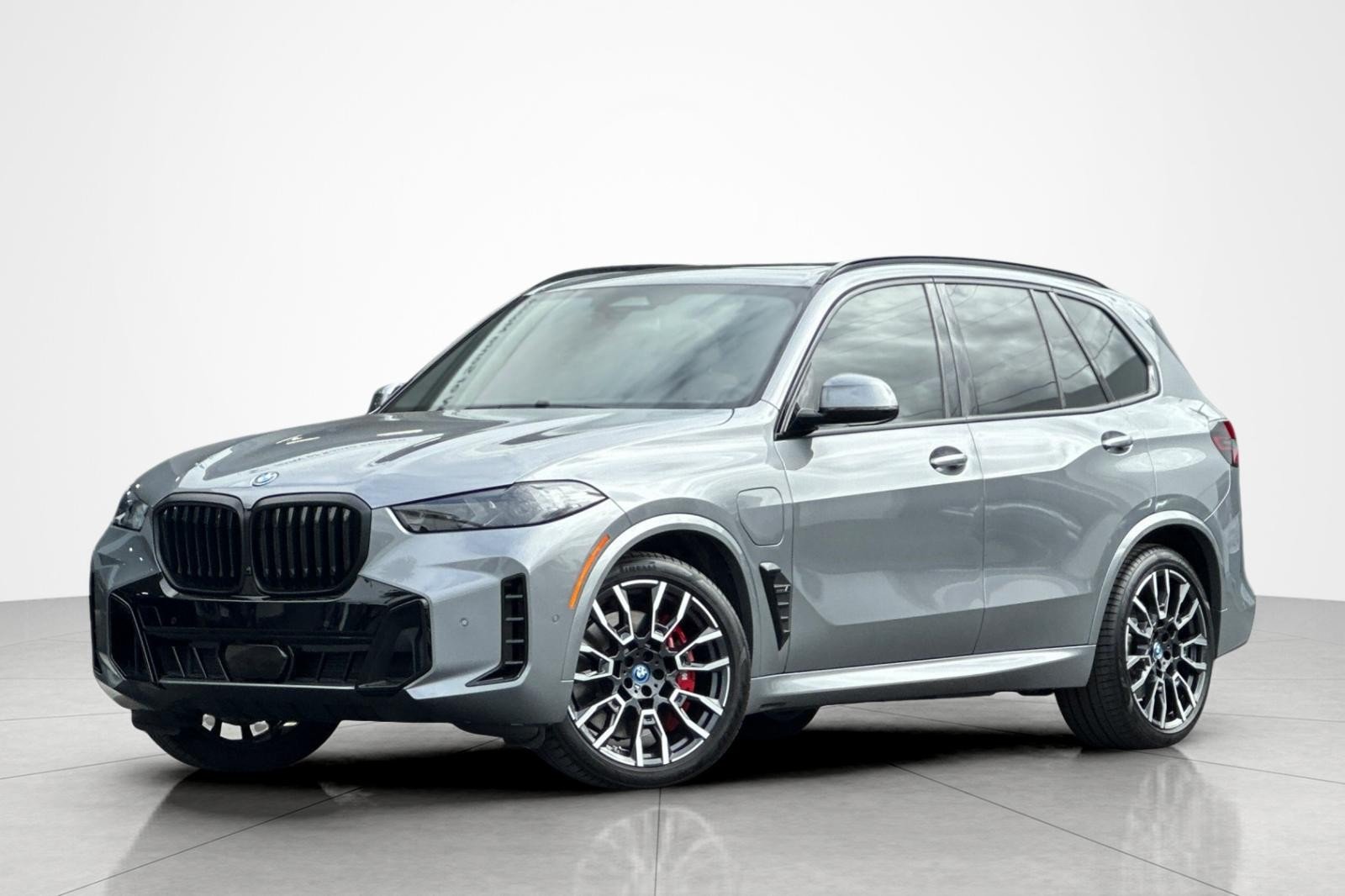 2024 BMW X5 xDrive50e's photo