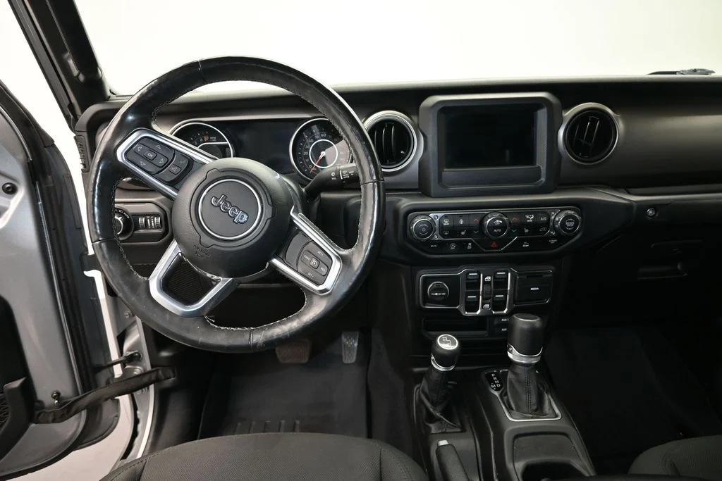 Used 2020 Billet Silver Metallic Clearcoat Jeep Sport image 18