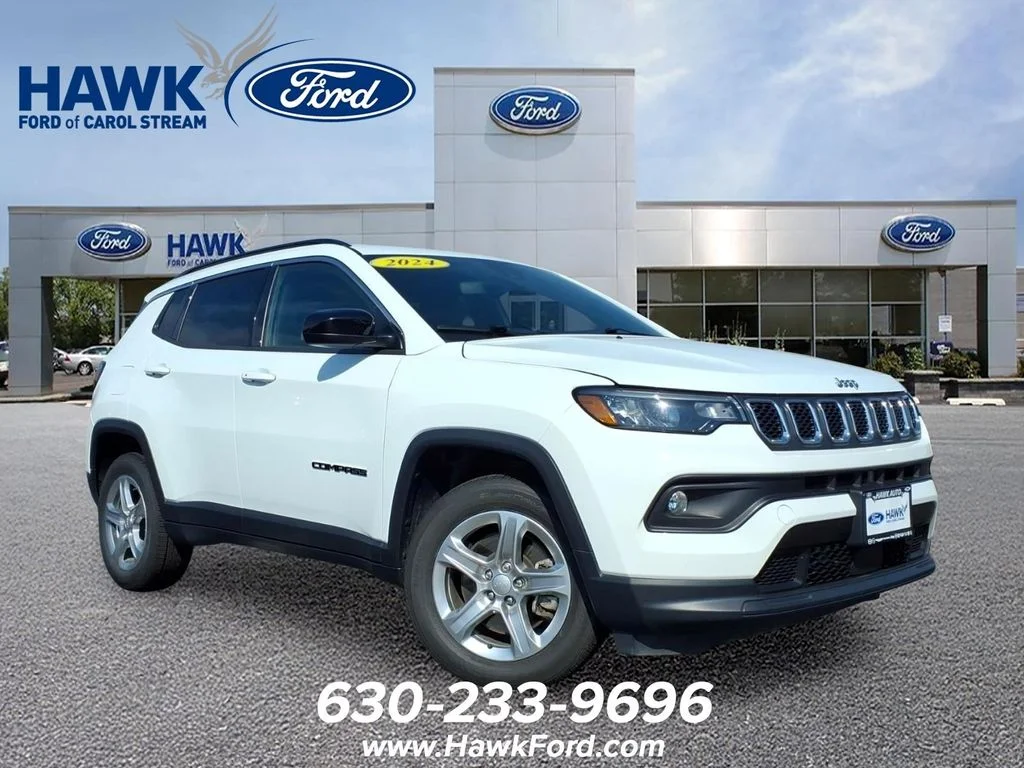 Used 2024 White Jeep Latitude image 1