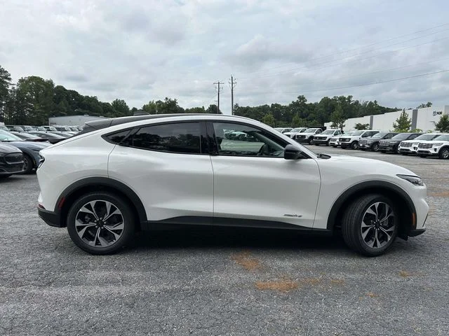 New 2026 White Ford Select image 2