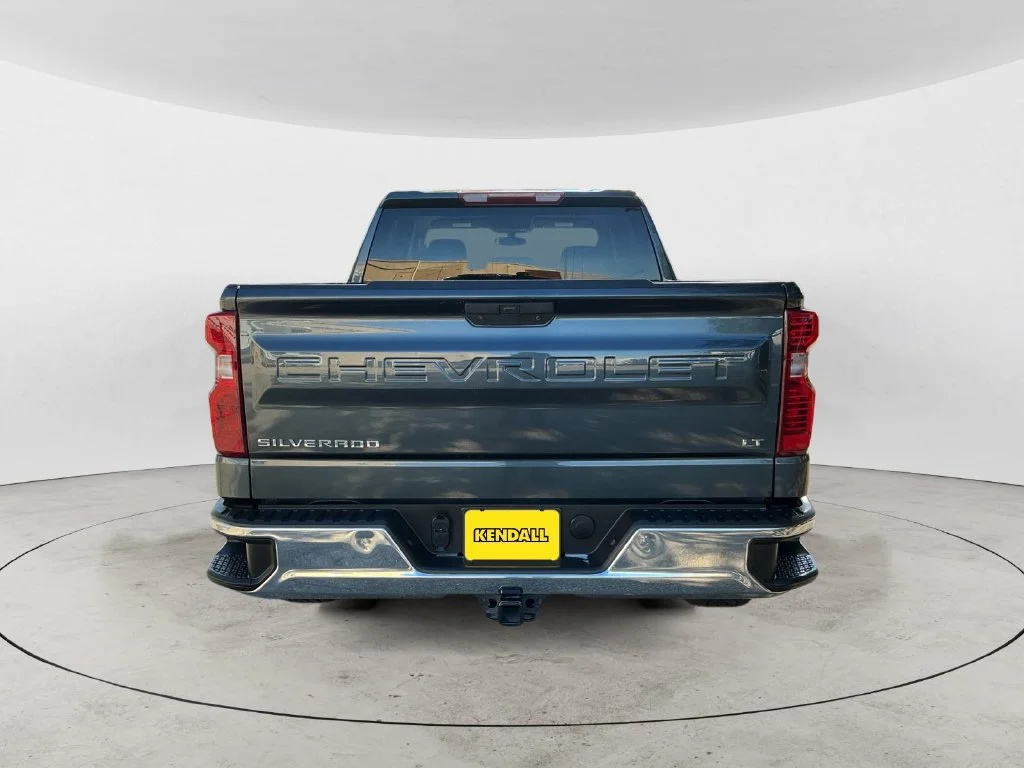 Used 2020 SHADOW GRAY METALLIC Chevrolet LT image 6