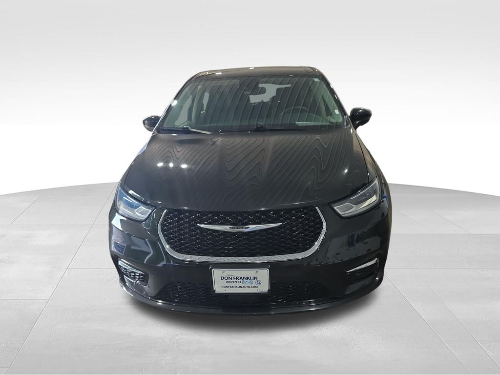 Used 2023 Black Chrysler Touring L image 8
