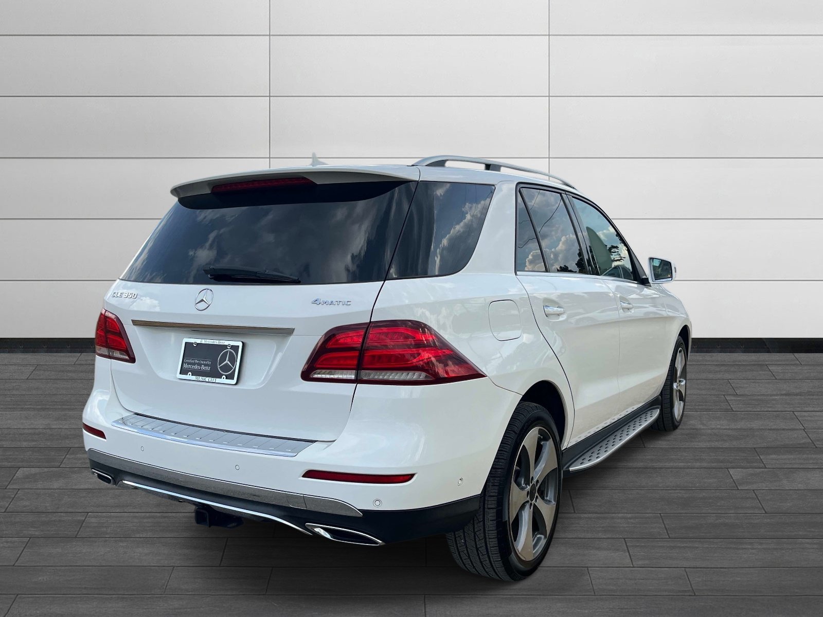 Used 2018 Polar White Mercedes-Benz GLE 350 image 3