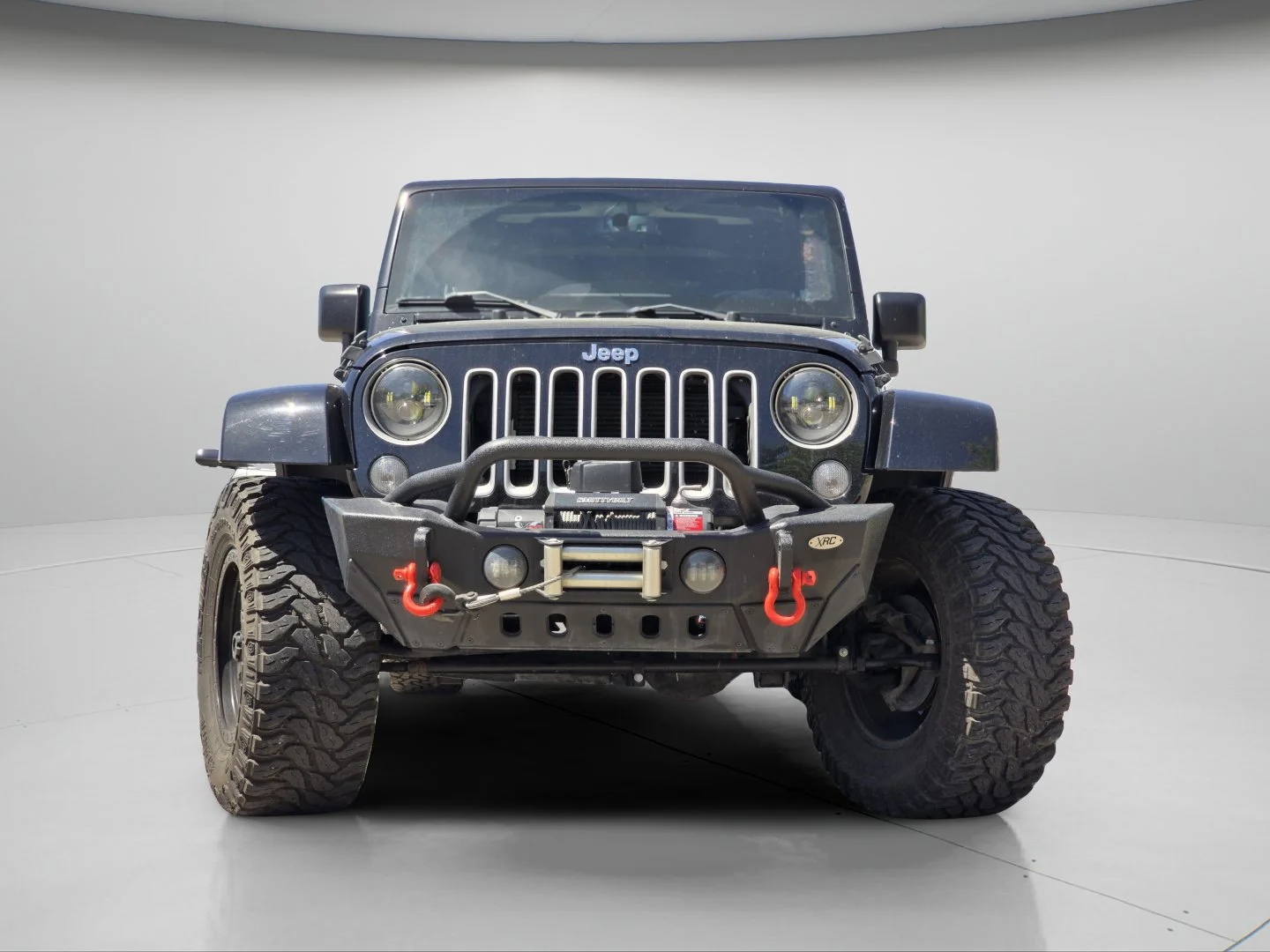 Used 2018 Black Clearcoat Jeep Sahara image 3