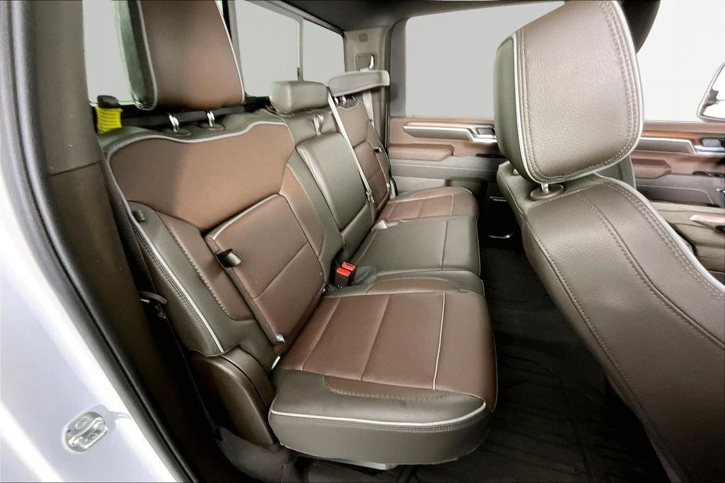 Used 2025 White GMC Denali image 25