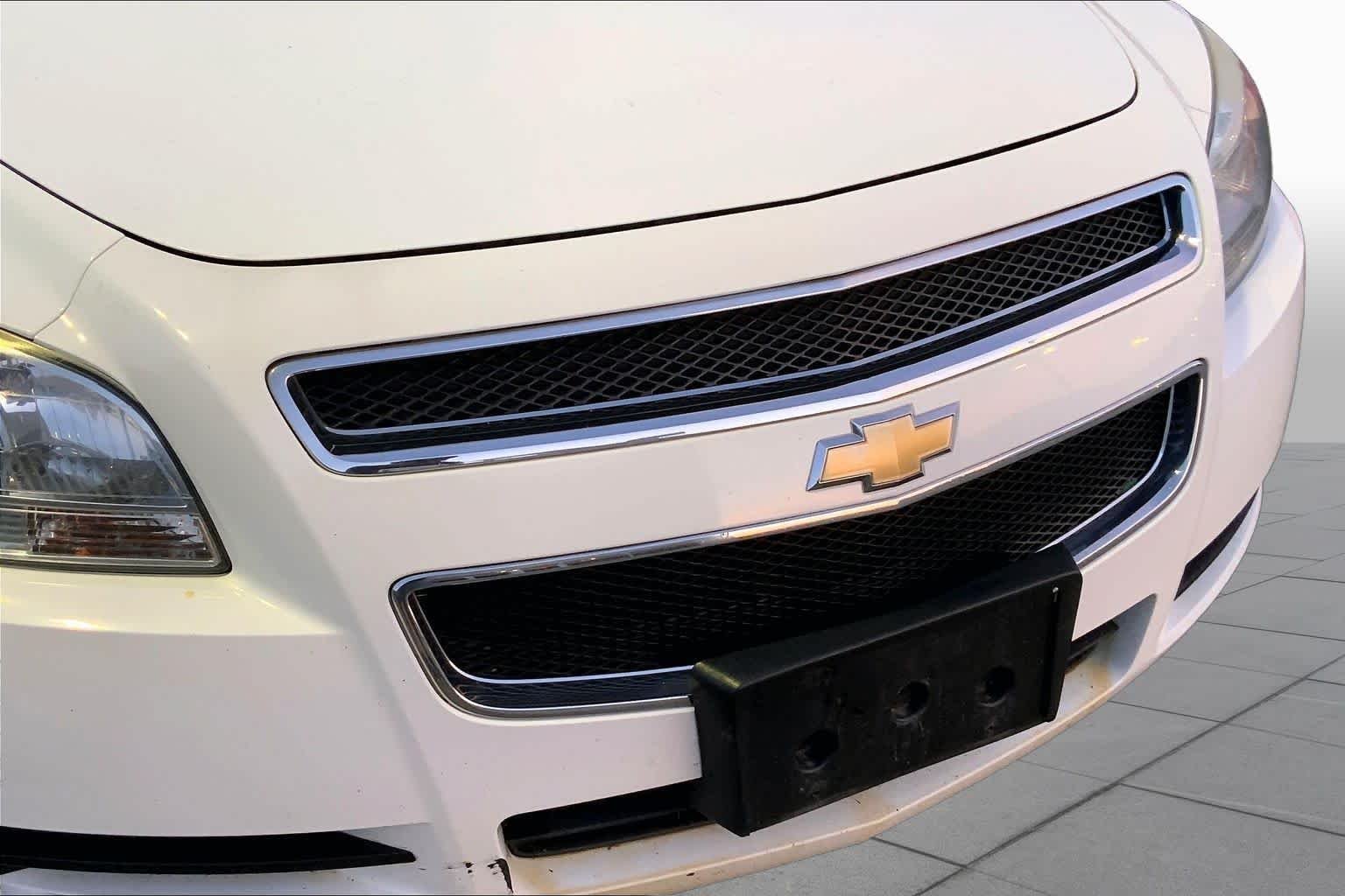 Used 2012 Summit White Chevrolet LS w/1FL image 24