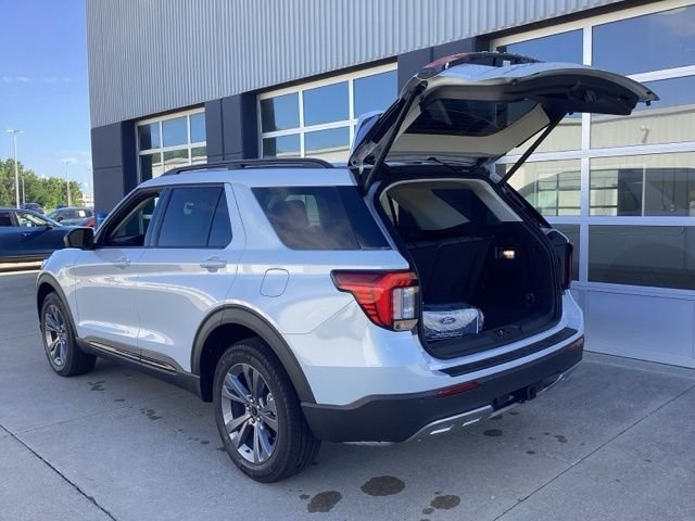 New 2026 Space White Metallic Ford Active image 13
