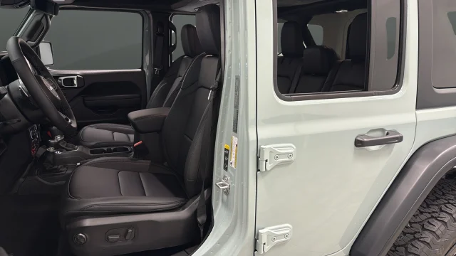 New 2027 Earl Clear-Coat Paint Jeep Willy
