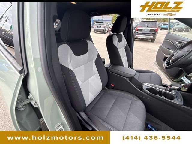 Certified Used 2024 Cacti Green Chevrolet 1RS image 24