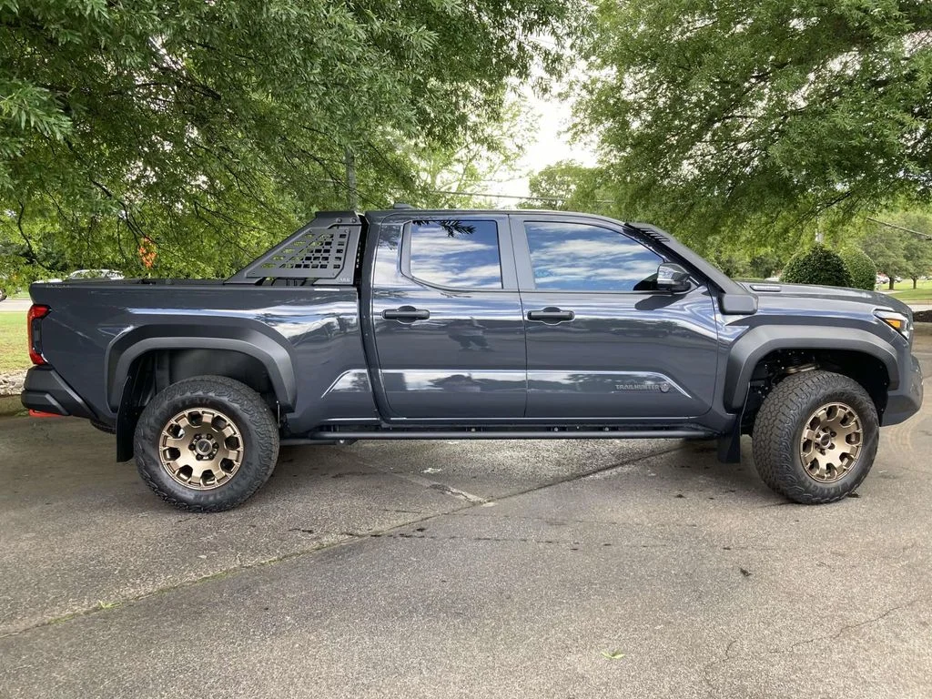 Used 2025  Toyota Trailhunter image 2