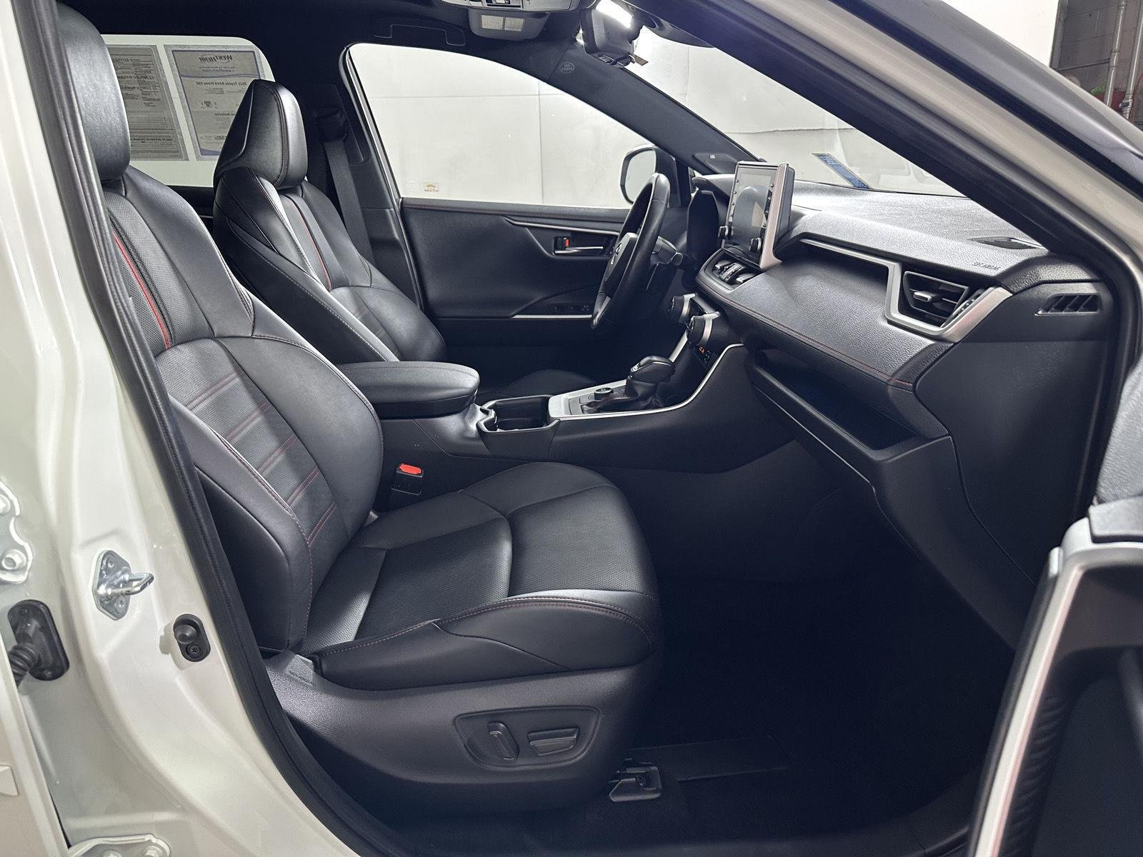 Used 2021 Blizzard Pearl w/Midnight Black Metallic Roof Toyota XSE image 44