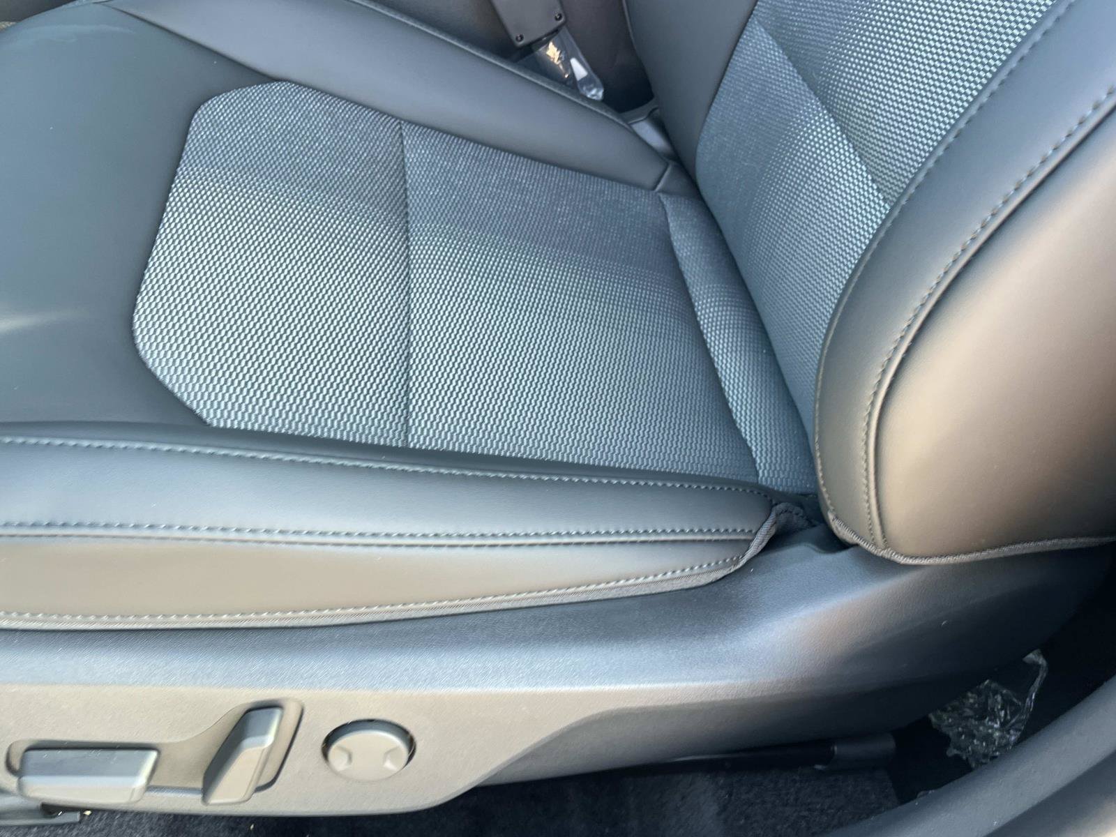 New 2026 Mineral Blue Kia EX image 23
