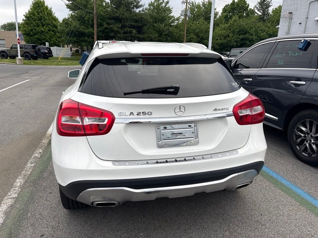Used 2018 White Mercedes-Benz GLA 250 image 9