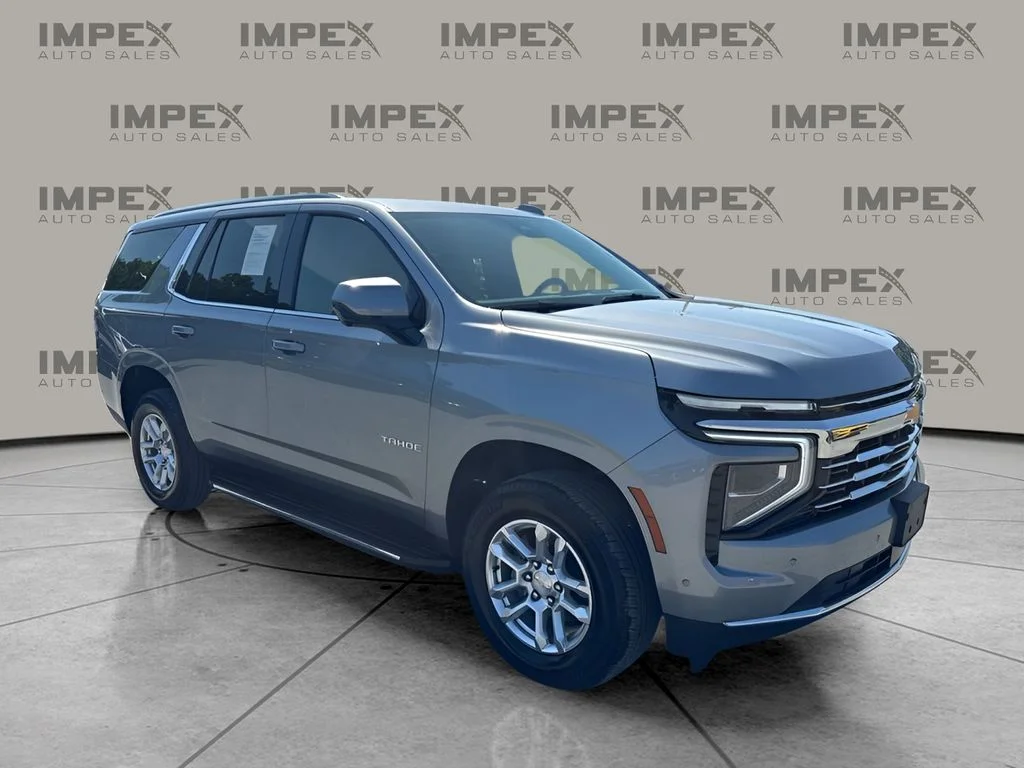 Used 2025 Gray Chevrolet LT image 7