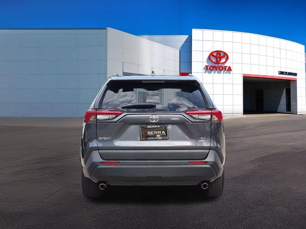 Used 2019 Gray Toyota LE image 10