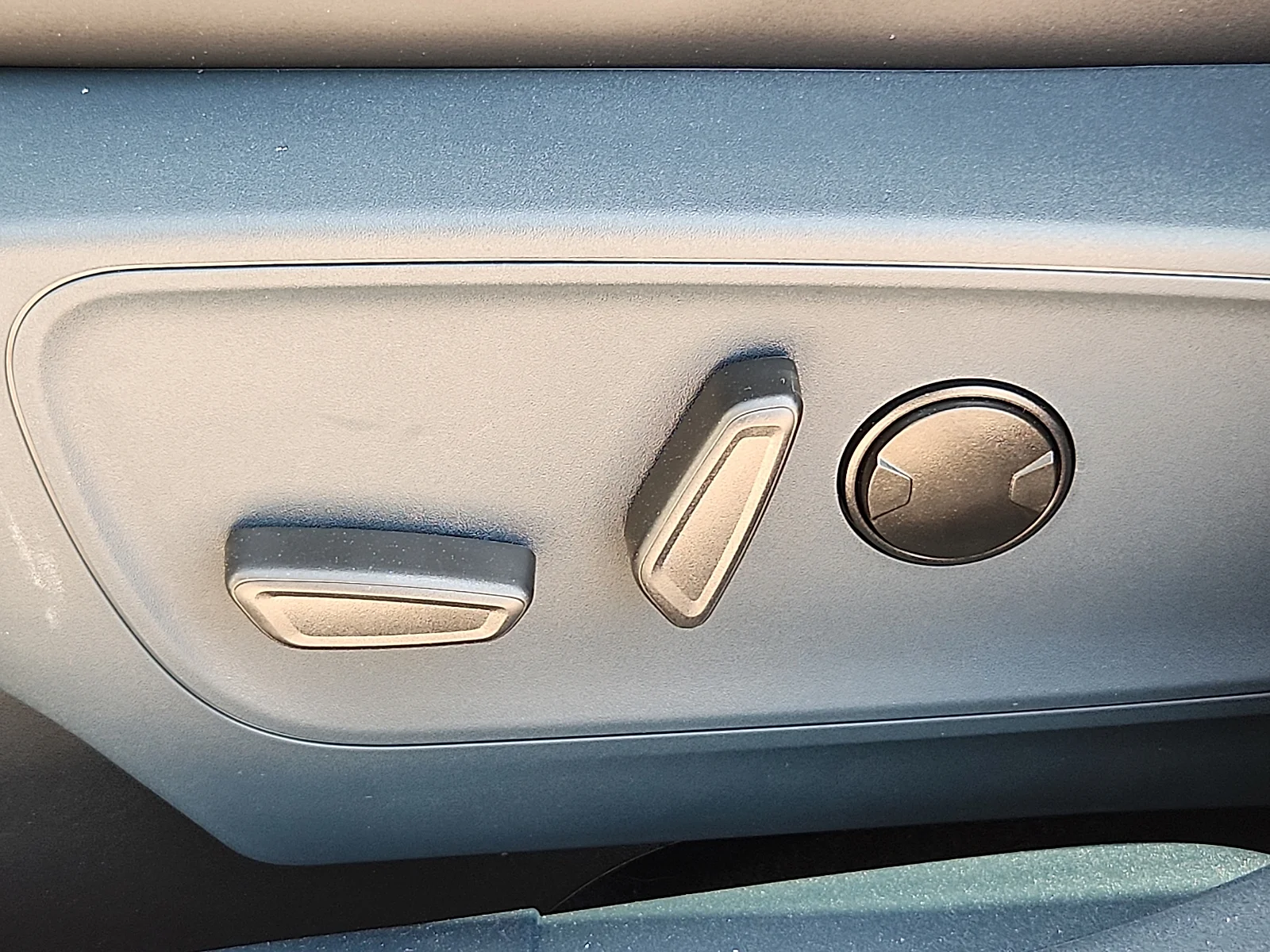 New 2026 Oxford White Ford Lariat image 16