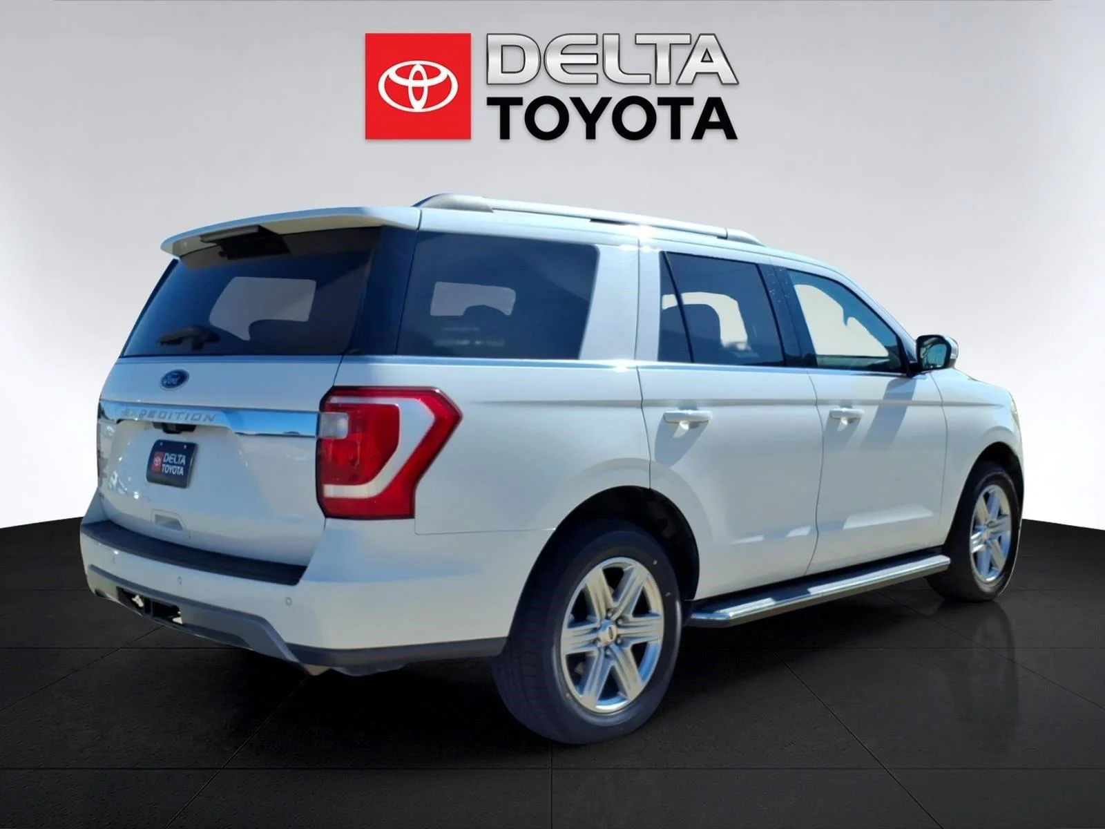Used 2020 Star White Metallic Tri-Coat Ford XLT image 5