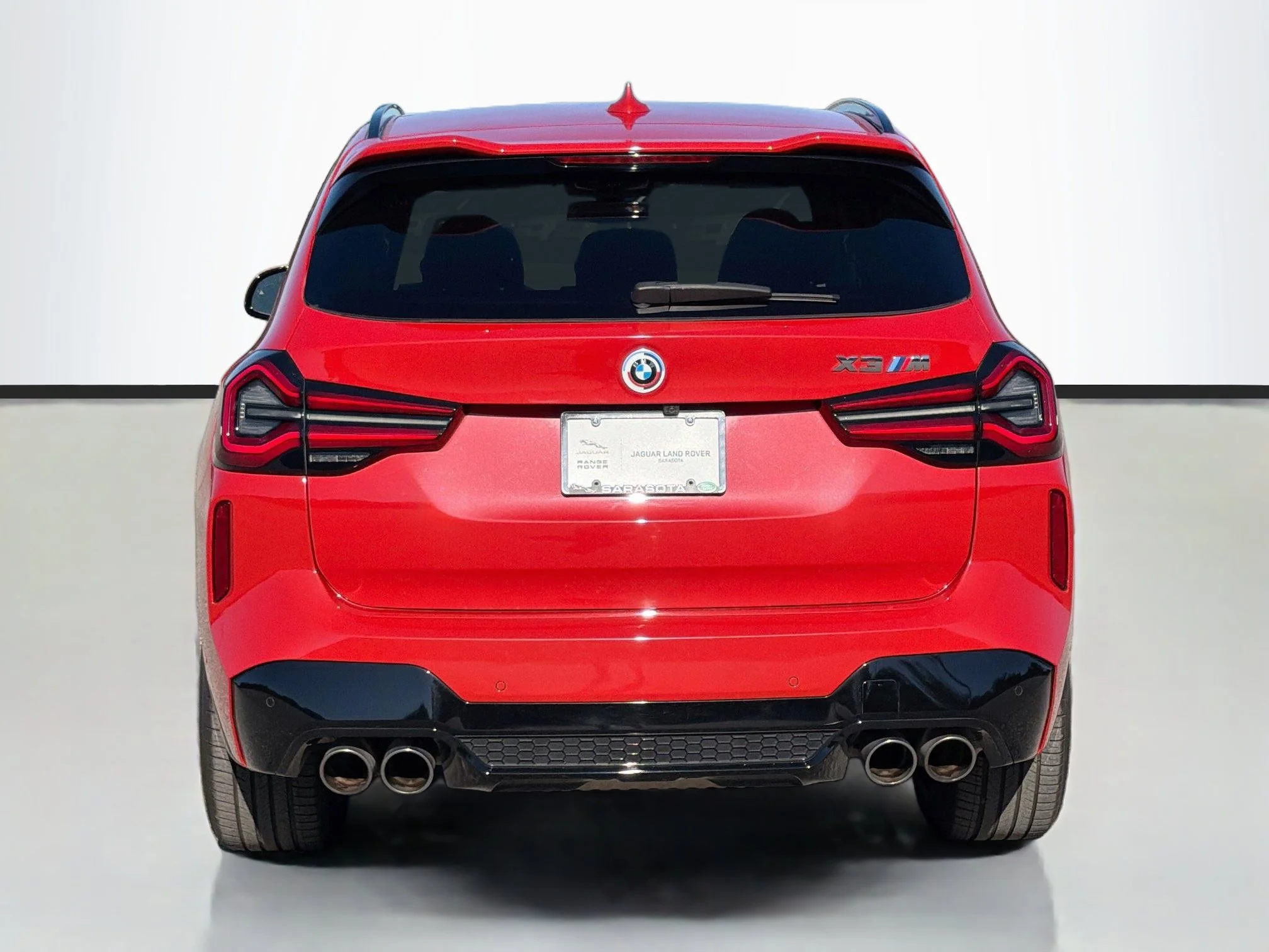 Used 2023 Toronto Red Metallic BMW M image 4