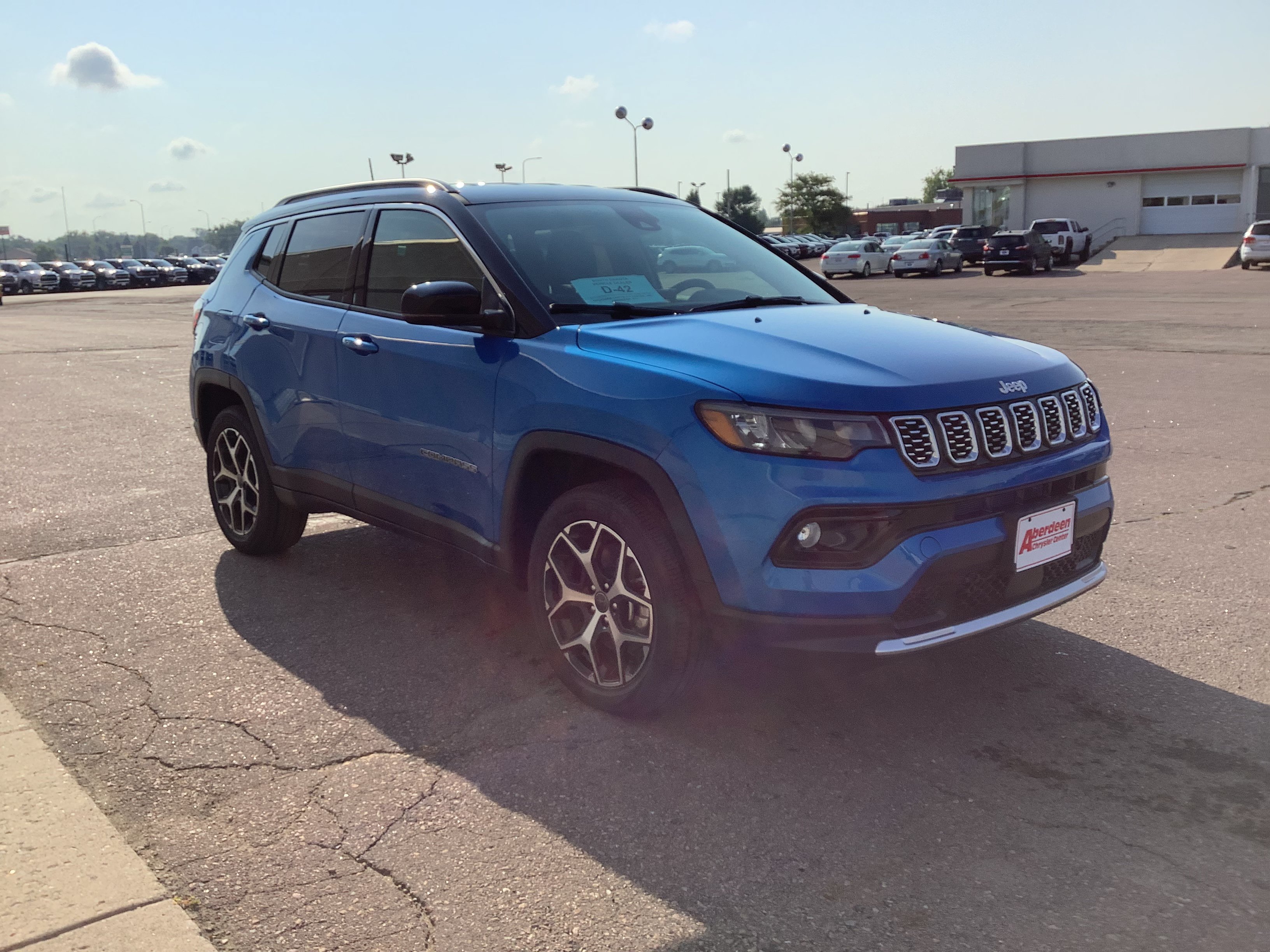 New 2026 Hydro Blue Pearl-Coat Exterior Paint Jeep Limited image 4