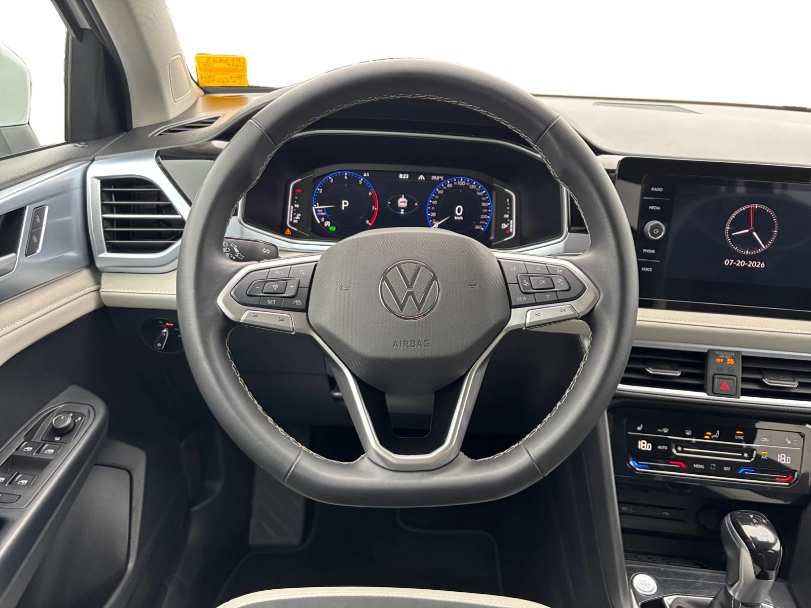 Certified Used 2025 Deep Black Pearl Volkswagen Comfortline image 13