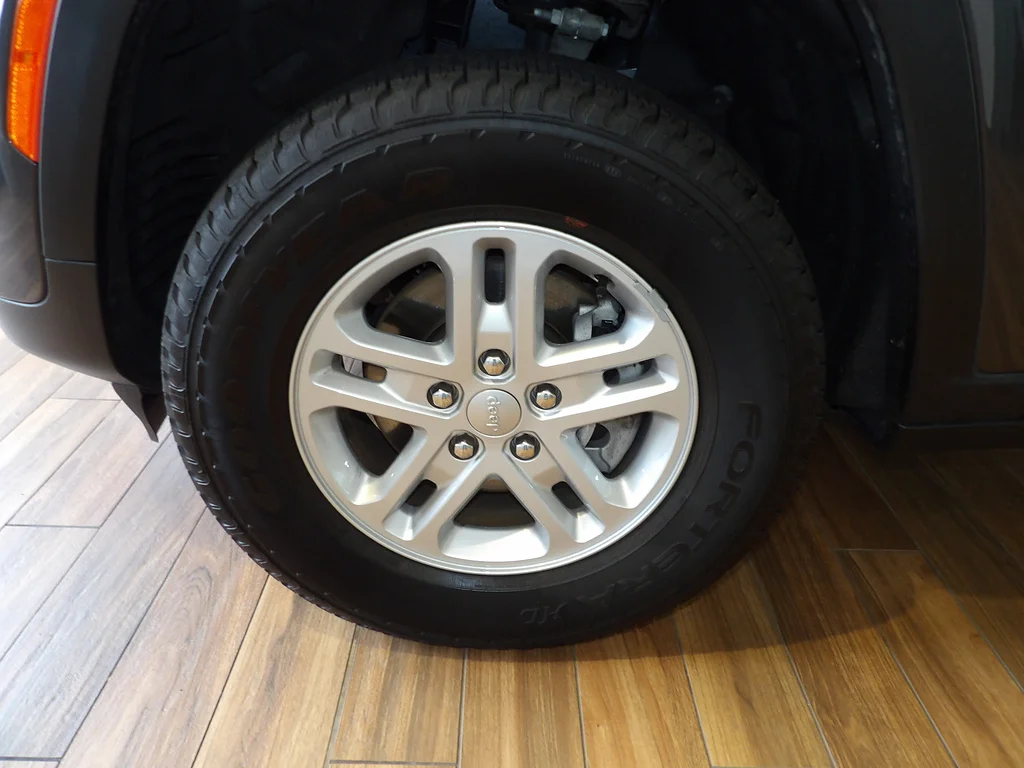 Used 2024 Baltic Gray Metallic Clear Coat Jeep Laredo image 10