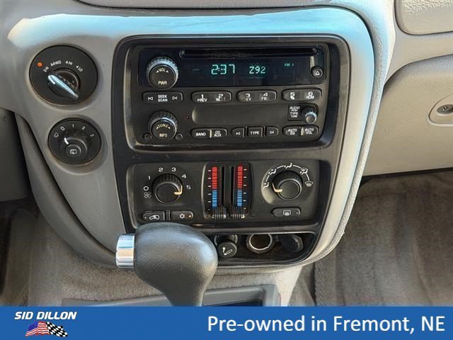 Used 2005 Silverstone Metallic Chevrolet LS image 3