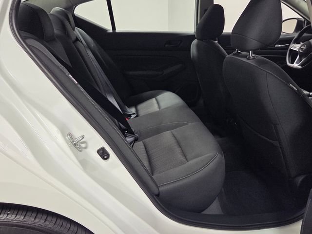 Used 2025 White Nissan 2.5 SV image 14