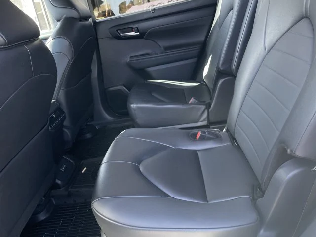 Used 2025 Beige Toyota XLE image 22